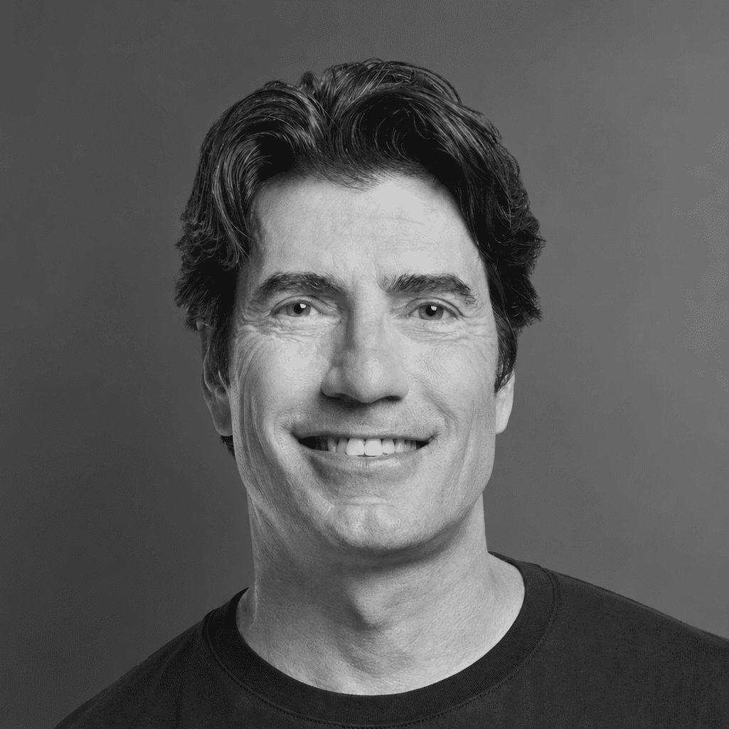 Portrait of Rene Fris, a professional stylist at Salon SCK, showcasing their expertise and style.